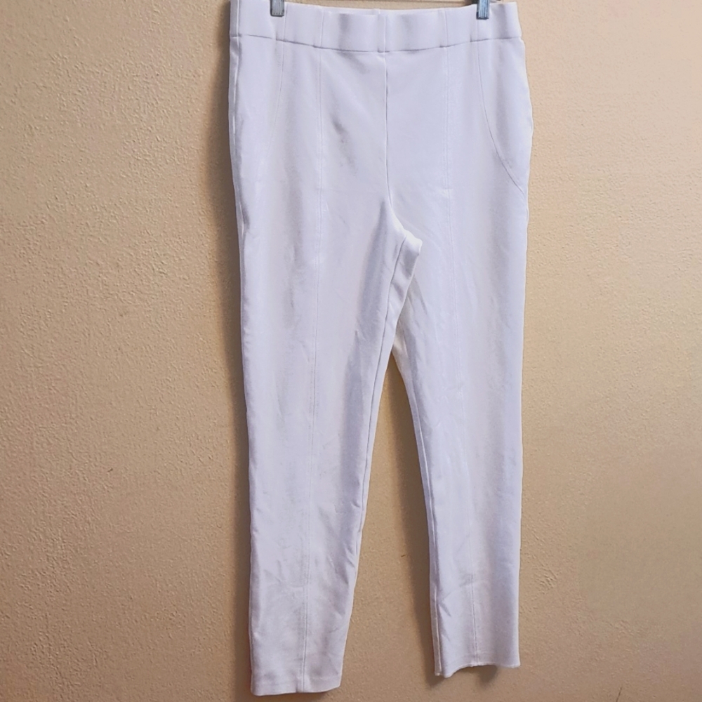 Jones&Co Jones New York White pull on pants.  Women XL